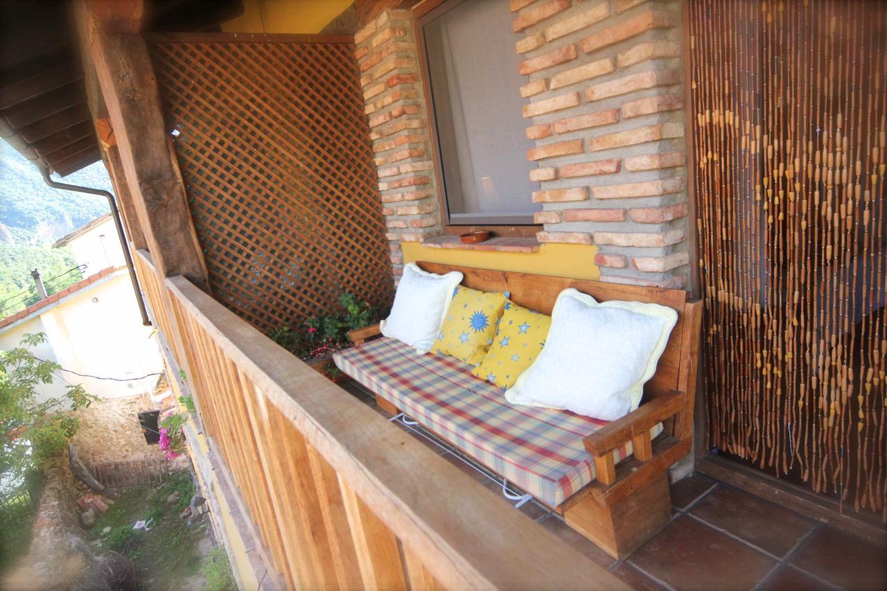 Hostal Casa Senderuela Panzares Exterior foto